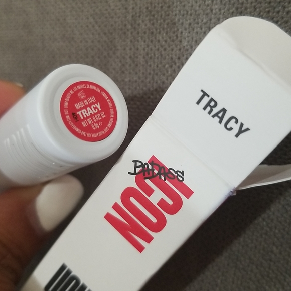 Uoma Beauty Makeup Uoma Beauty Badass Icon Lipstick Tracy Color